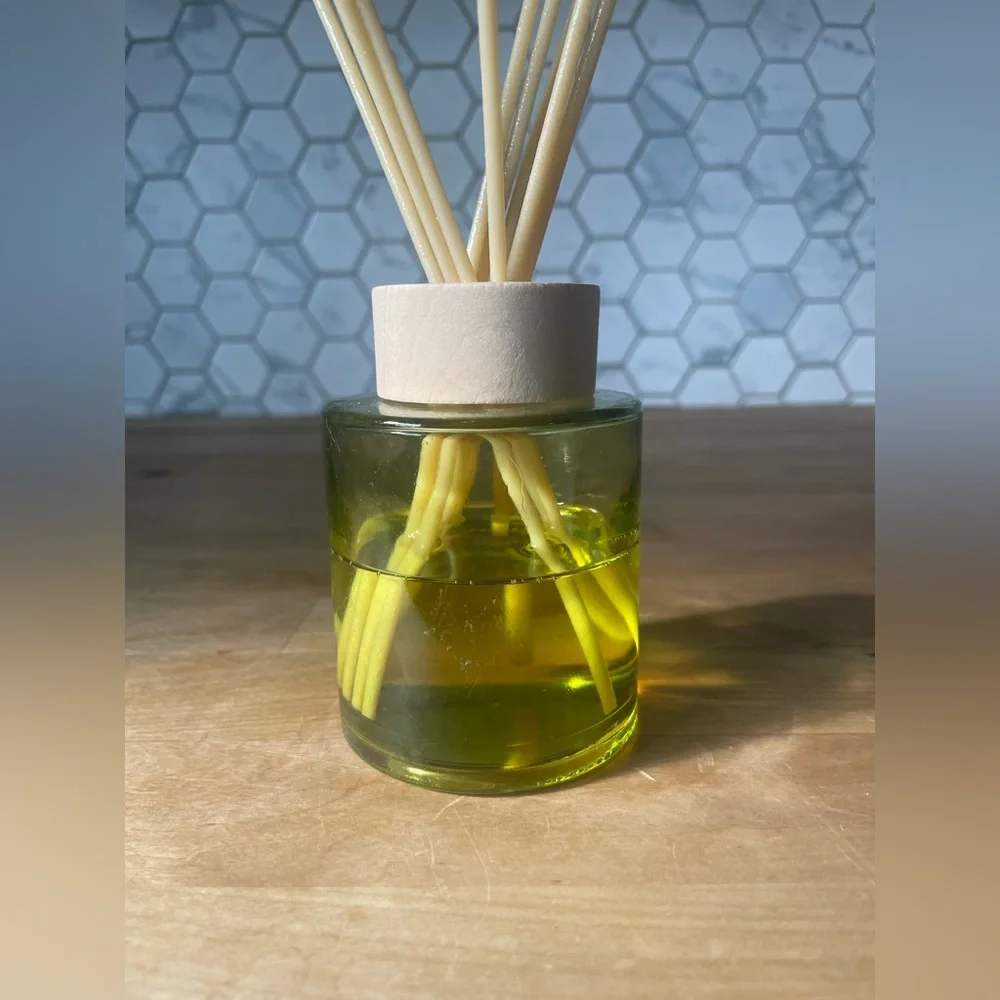 Reed Diffuser - Picture 10 of 11